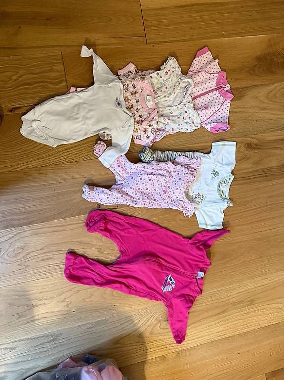 Lotti & Set di vestiti: Mädchen Kleiderpaket in Grösse 62 – Usato da Rüfenach AG venduto da Trompetra 2