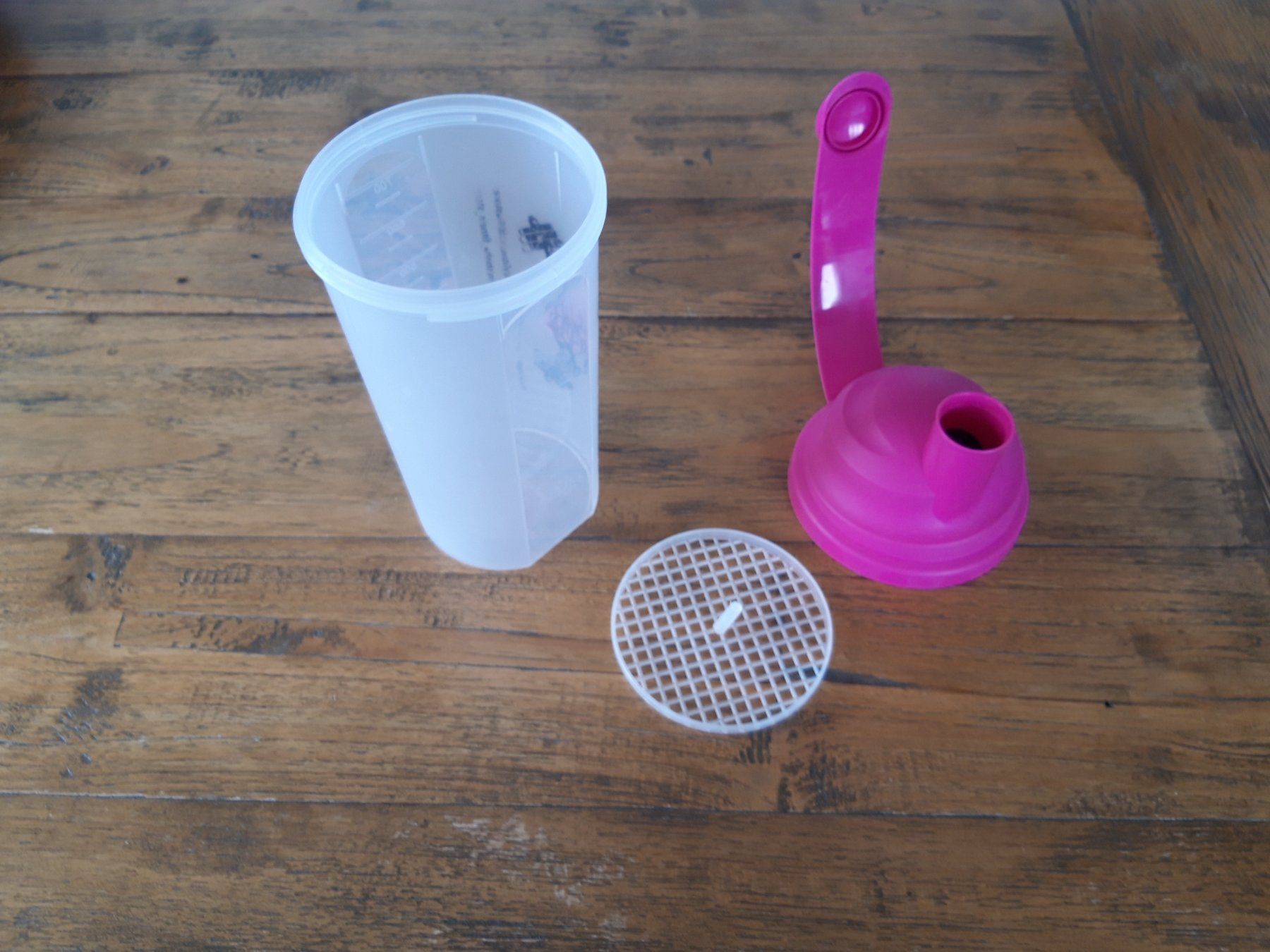Contenitori & Simili: Fitness Shaker 700ml Trinkbecher Tupperware – Usato da Feuerthalen venduto da tanatha_st 3