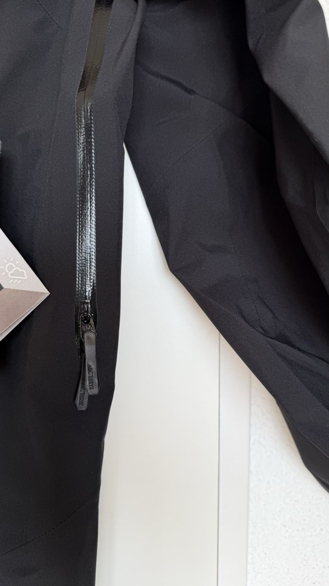 Arcteryx Giacche: Arcteryx Beta AR Jacke Grösse L – Nuovo e nell'imballaggio originale da Niederwil SG venduto da SuisseArchive 3