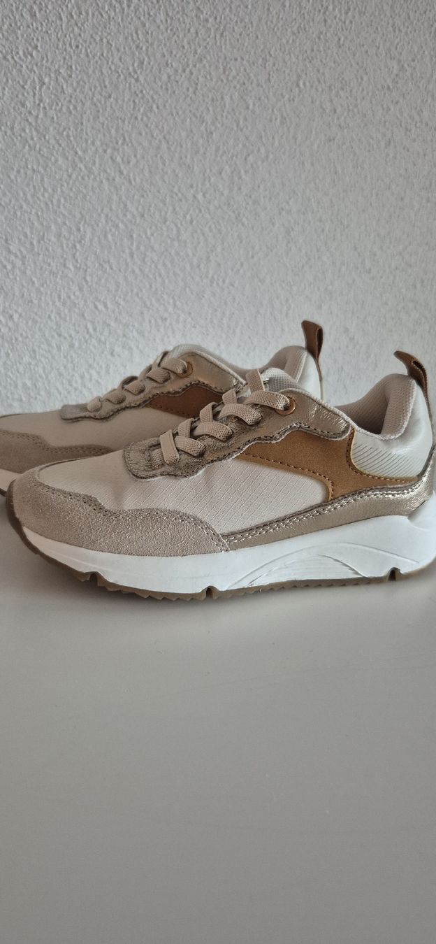 Scarpe per ragazze: Okäidi Mädchen Turnschuhe Gr. 27, NEU – Nuovo (secondo la descrizione) da Oberwil b. Zug venduto da Enie93