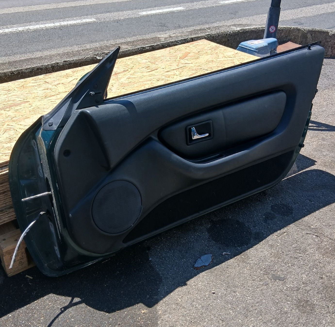 MG Toutes les pièces auto: Portière droite MG MGF  – D'occasion à la heutte par Auto-stock 1