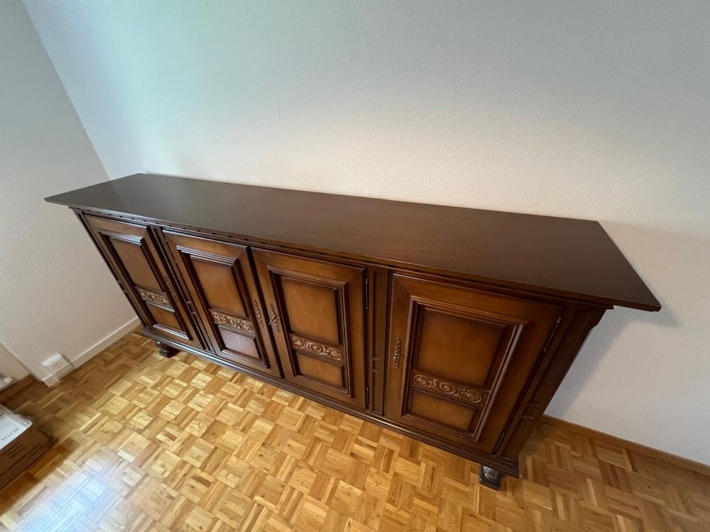 Commodes: Wunderschönes Buffet/Anrichte aus Massivholz, Top Zustand! – D'occasion à Bazenheid par Fabian911 1