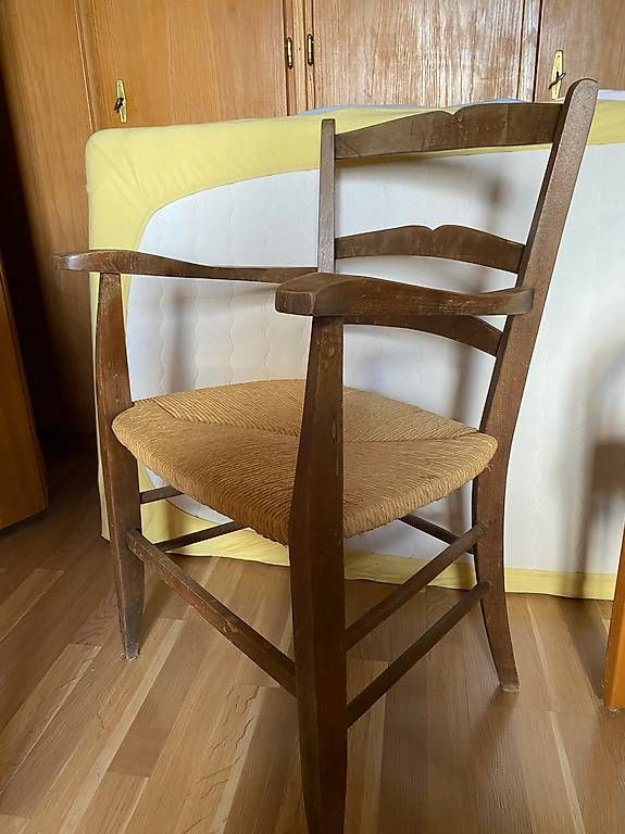 Stühle: Korbstuhl mit Armlehnen – Gebraucht aus Solothurn von dmo_25
