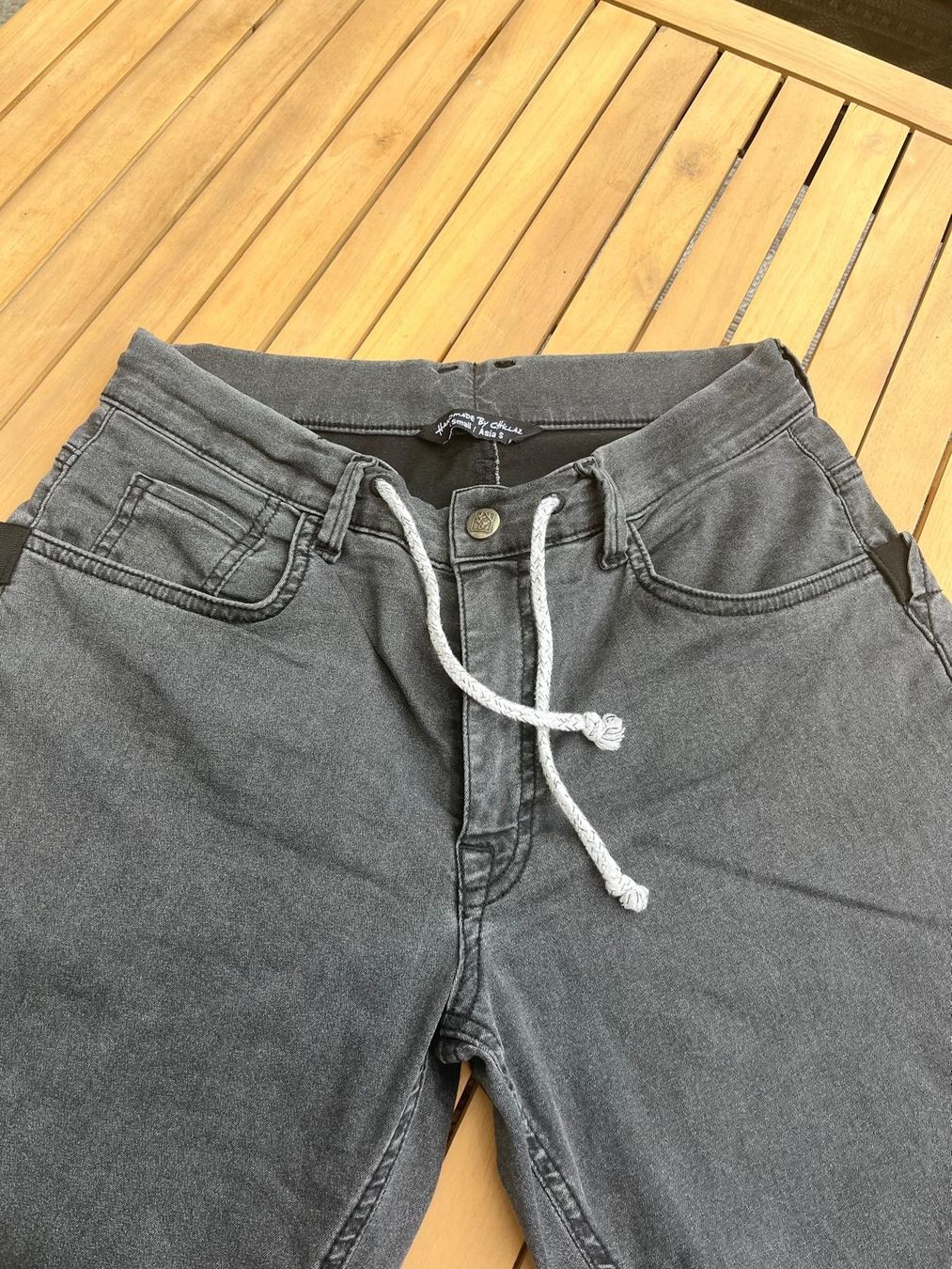 Chillaz Jeans: Chillaz Jeans Grau | Gr. S – Nuovo (secondo la descrizione) da Bern venduto da Sonrisa89 1
