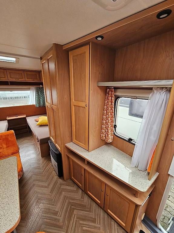 Veicoli da campeggio: A vendre Burstner 4825 Amara avec omnistor Thule – Usato da Belmont-Yverdon venduto da FloridaJeep 5