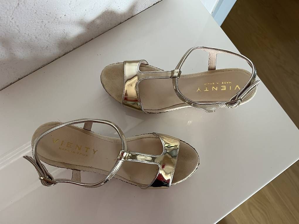 Scarpe da donna: Sandales compensées Vienty 38 – Usato da Cossonay-Ville venduto da cas_wq6f 1