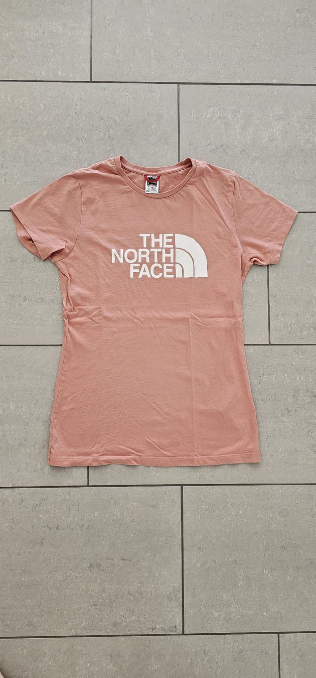 North Face T-shirt: t-shirt rosa North face – Usato da Gordola venduto da Alfacigno