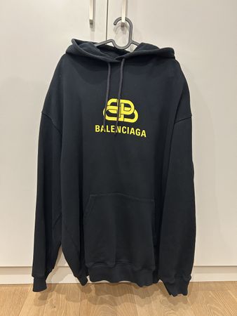 Balenciaga Hoodie – Schwarz mit gelbem Logo – Oversized