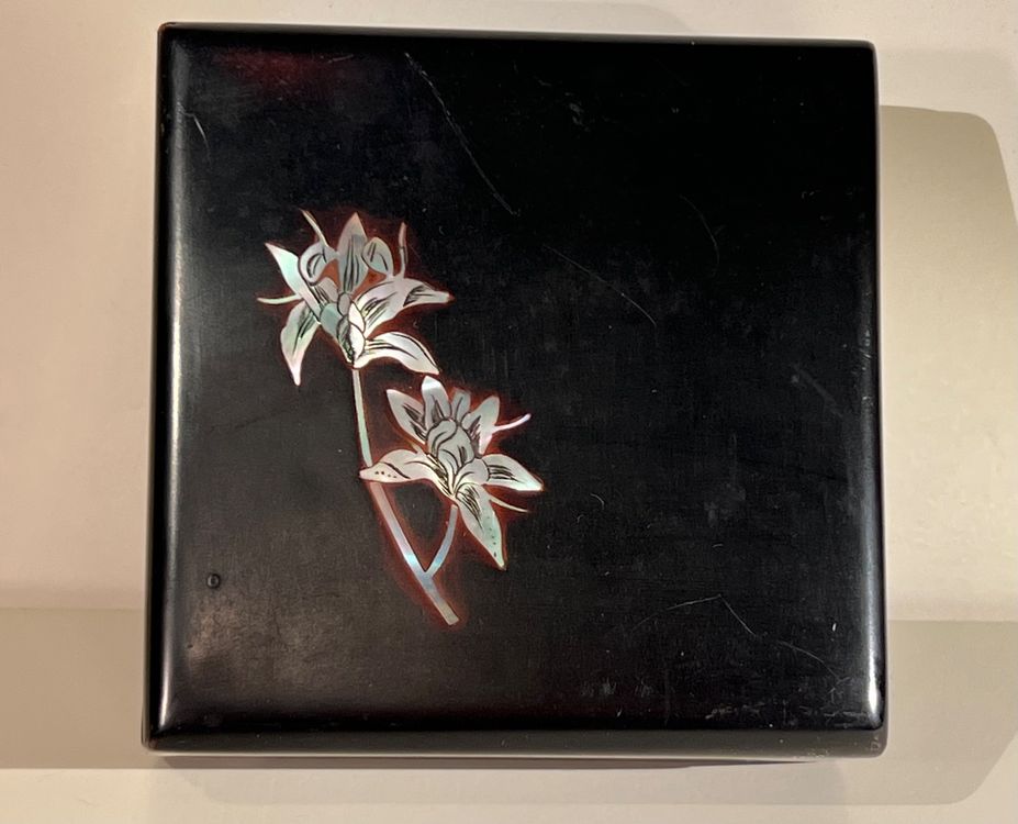 Boîte à Bijoux En Bois Laqué Avec Incrustations Nacre - Style Chinois, Occasion