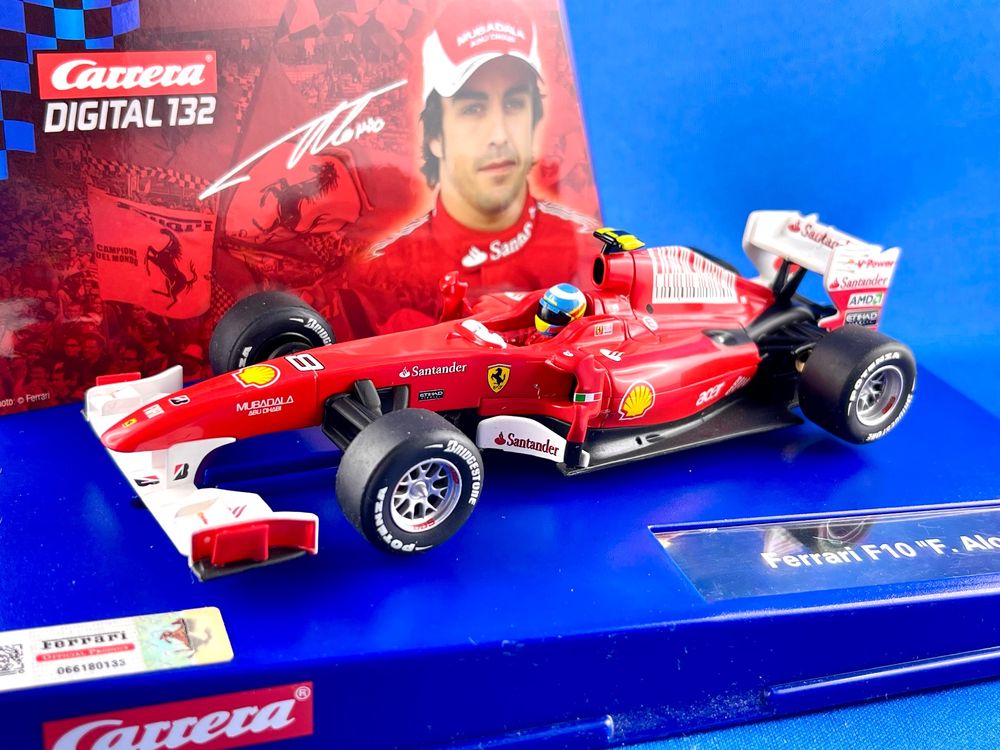 Carrera Digital 1/32 – Ferrari F14 T Alonso N°14 + 4 Pneus Neufs – Très Bon État