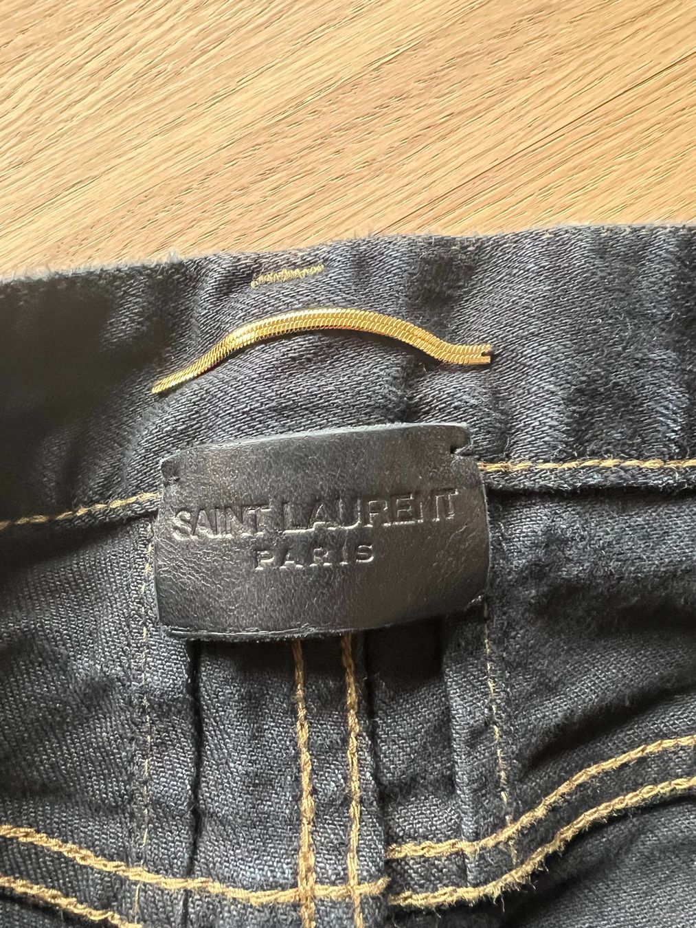 Saint Laurent Jeans: Saint Laurent destroyed Jeans schwarz – Nuovo (secondo la descrizione) da Zollikon venduto da Chica13.11. 1