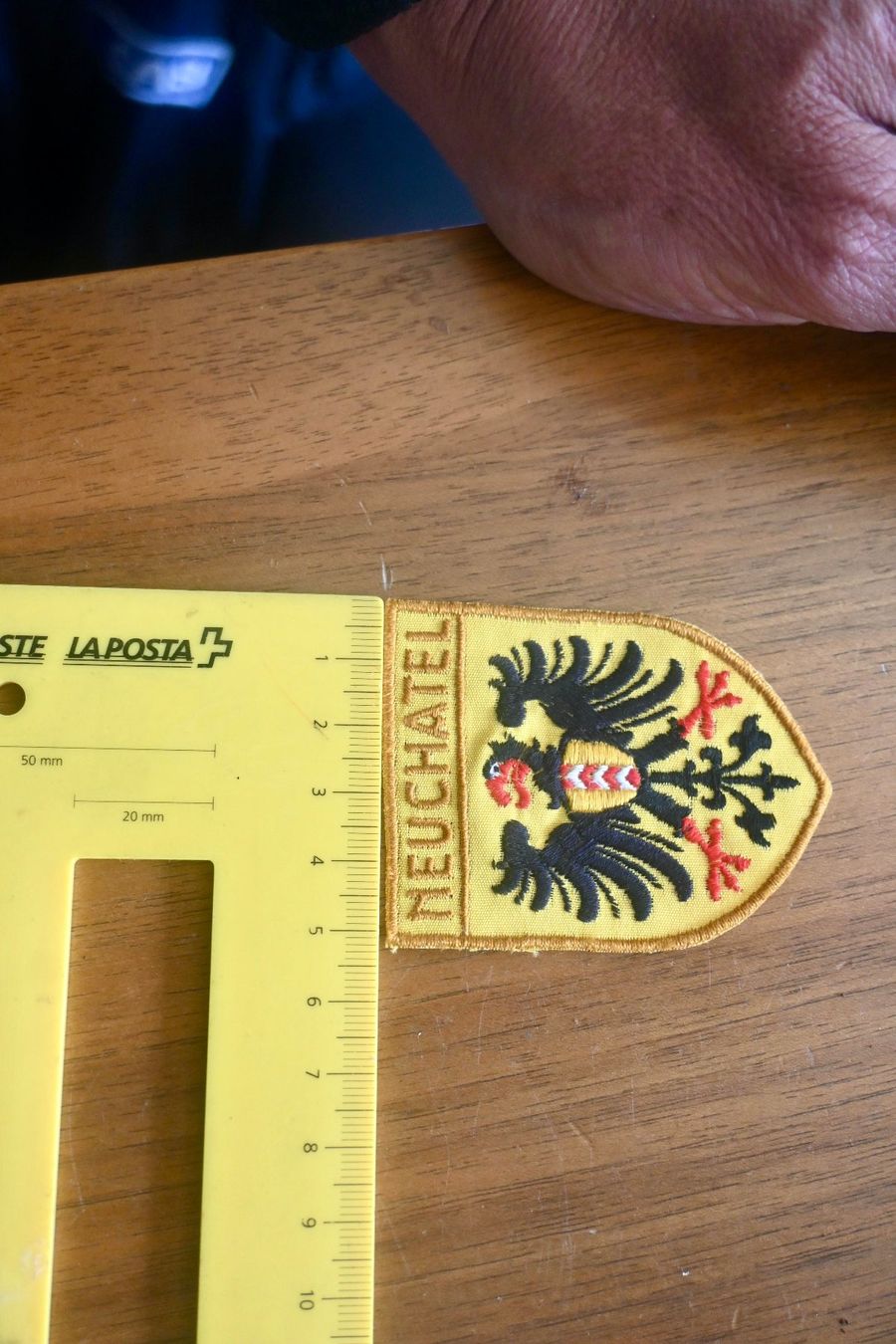 Swiss Placchette & Badge: WAPPEN Neuchatel PATCH badge AUFNÄHER gross – Usato da Pfaffhausen venduto da mono_rec 1