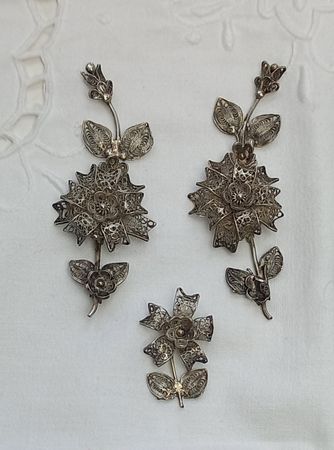 Antikes Silber Göllerblüemli Set, Berner Tracht.