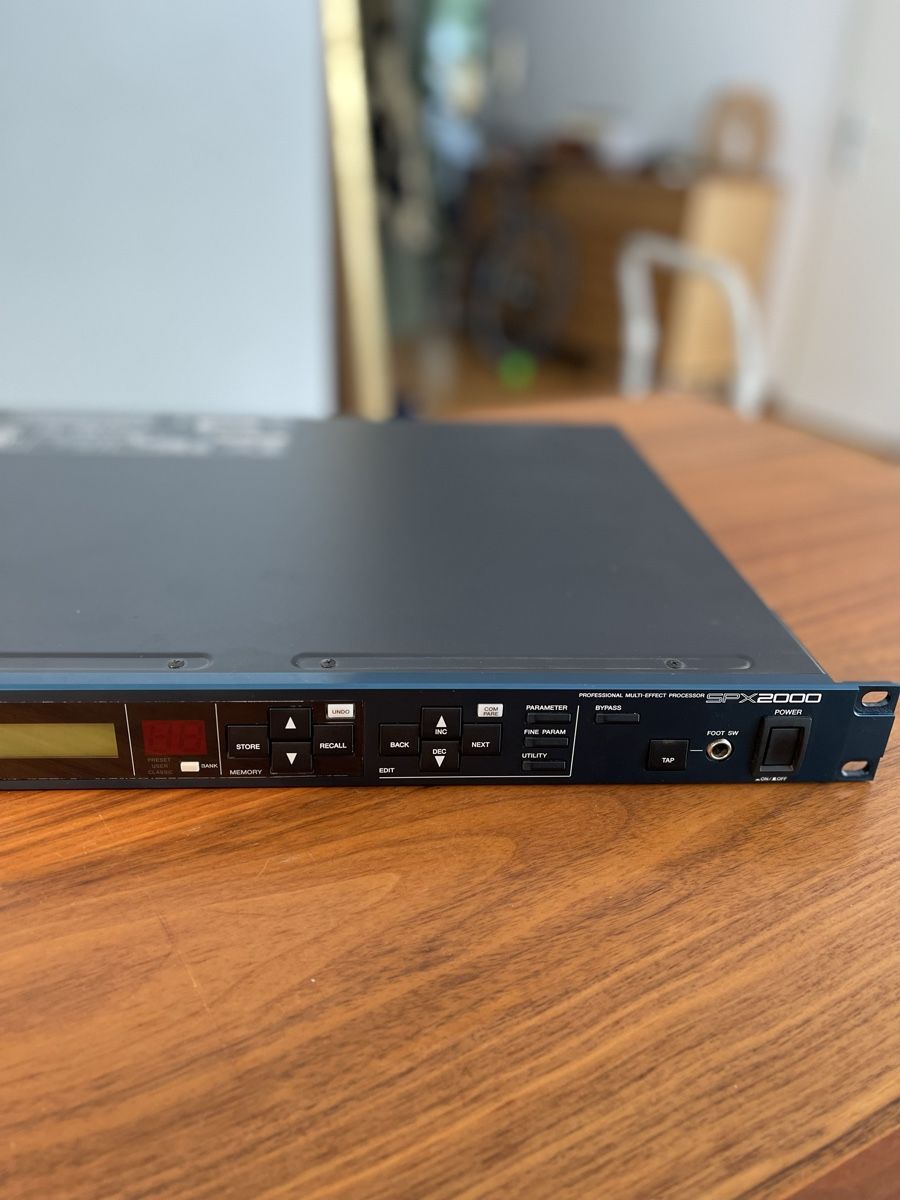 Yamaha Strumenti musicali: Yamaha SPX2000 Professional Multi Effect Processor – Usato da Carouge GE venduto da Pitchbend 5