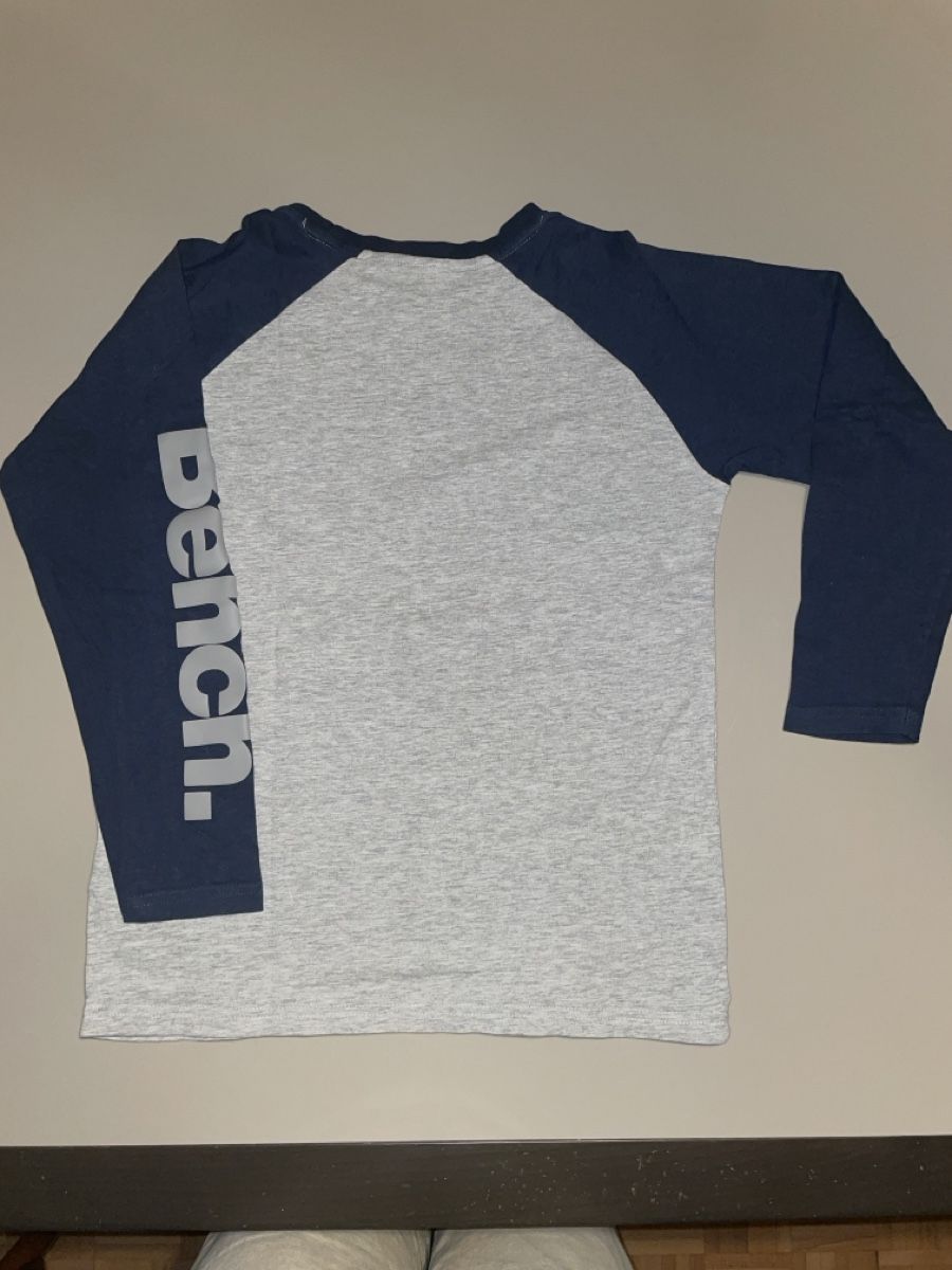 Pullover & Sweatshirts: Bench. Sweat-shirt bi Colors – Gebraucht aus Crémines von pitchyprrmz 1