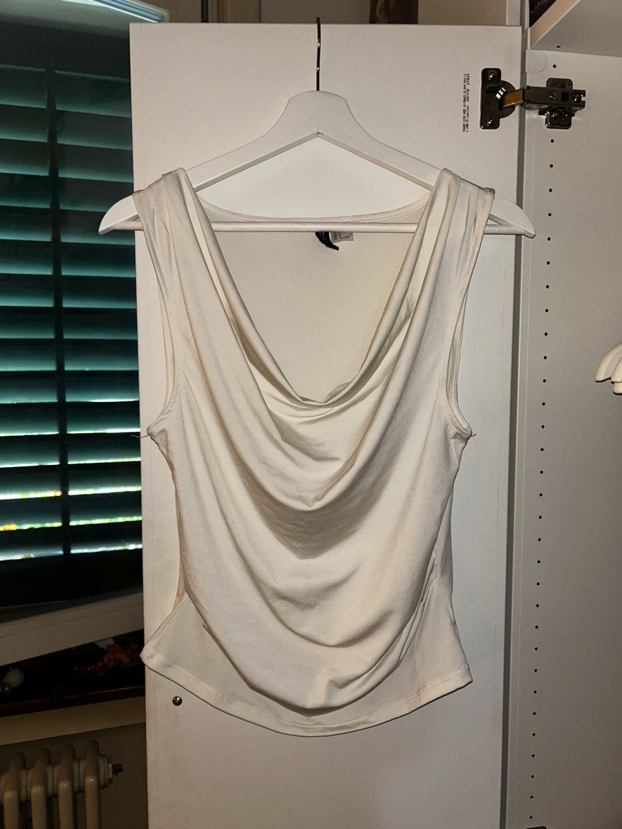 H&M Tops: Top – Neu (gemäss Beschreibung) aus Pfäffikon ZH von Proganeer