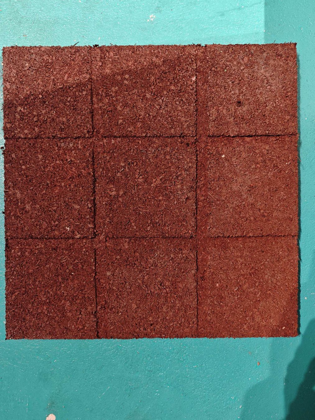 Rivestimenti per pavimenti: Set à 14 Fallschutzmatten / Gummimatten 50x50cm – Usato da Rafz venduto da Eglim 1