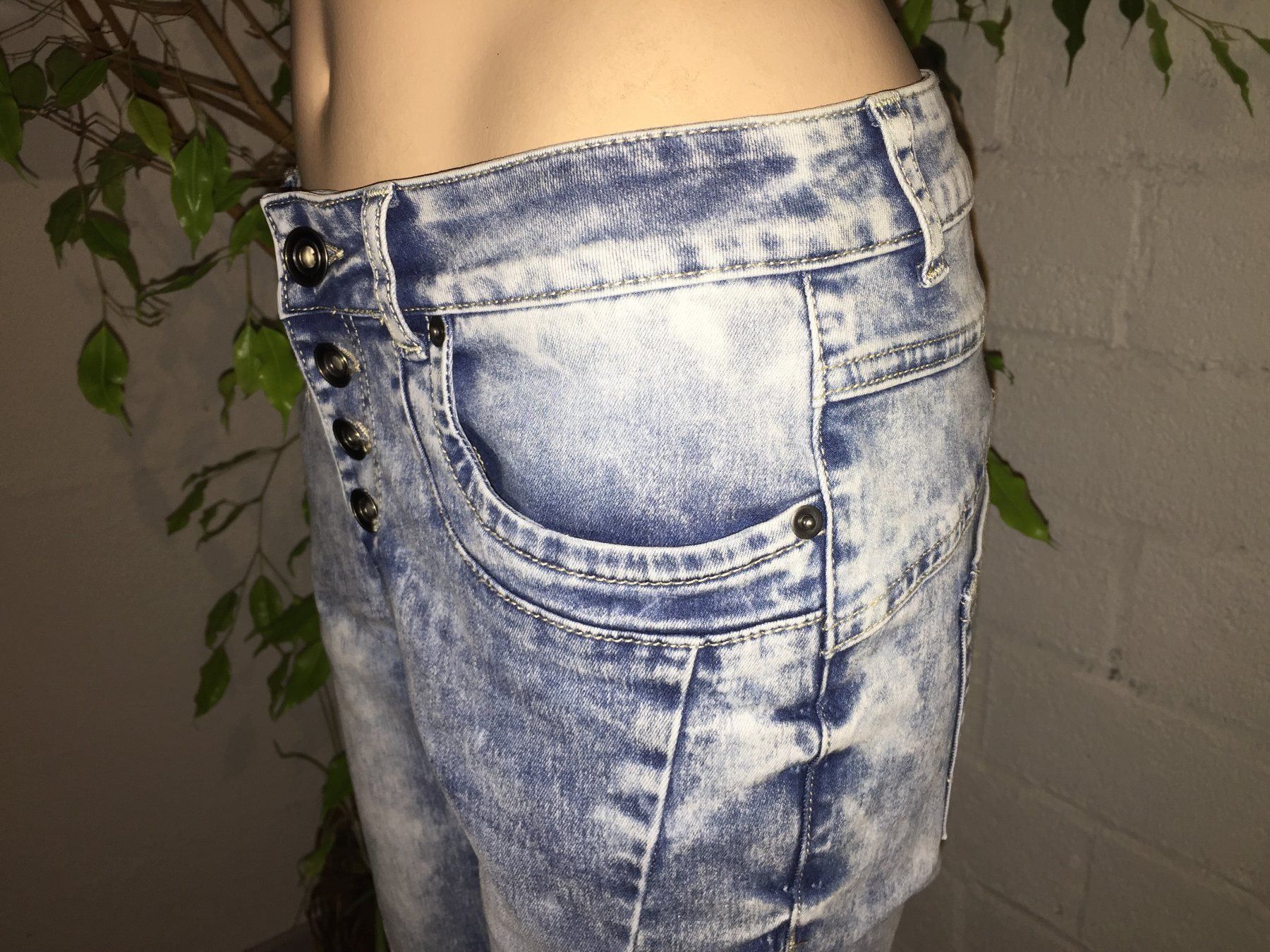Maddison Jeans: Jeans MADDISON  Taille 40 Neuf LOOSE FIT – Neu und originalverpackt aus Cossonay-ville von Super-Price-Quality 5