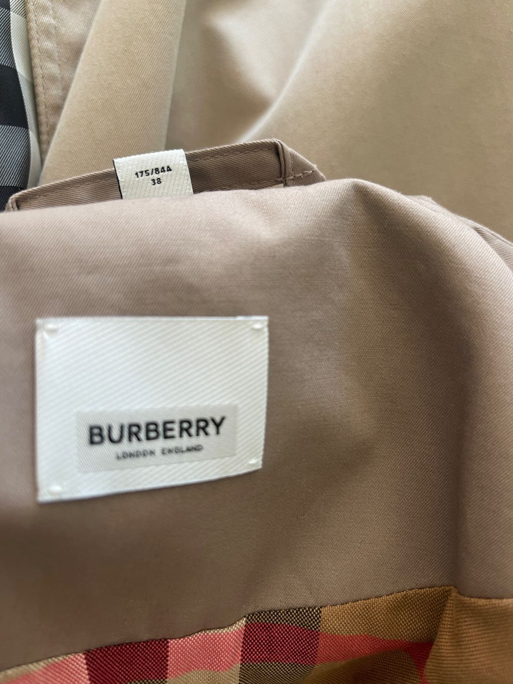 Burberry Mäntel: Original Burberry Trenchcoat – Neu (gemäss Beschreibung) aus Ruggell von expoli 9