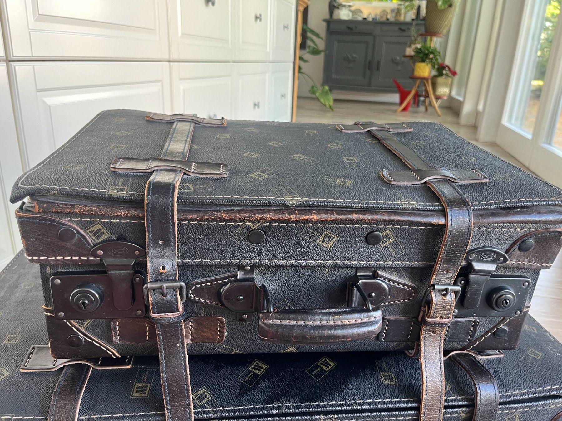 Valises de voyage: 2  valises anciennes MERCURY 1970 – D'occasion à Seiry par vanille08 4