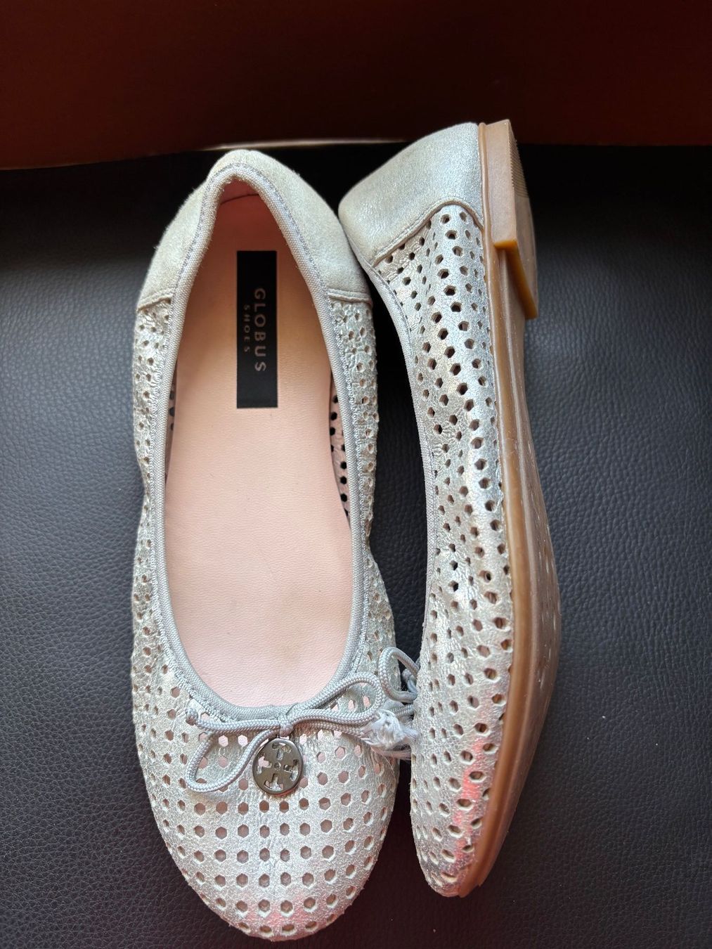 Globus Scarpe da donna: Ballerines Globus argentées taille 38 occasion – Usato da Peseux venduto da Cresus27 6