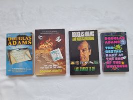 4 Bücher, Douglas Adams: Dirk Gently; Last Chance to see