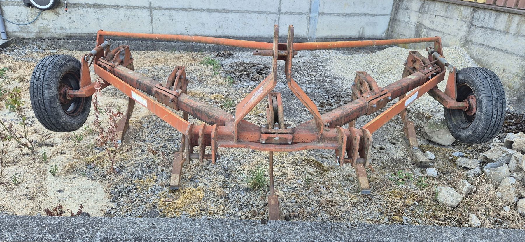 Lely Tutte le macchine: tiefenlockerer – Usato da Vulliens venduto da Meier-Riesen