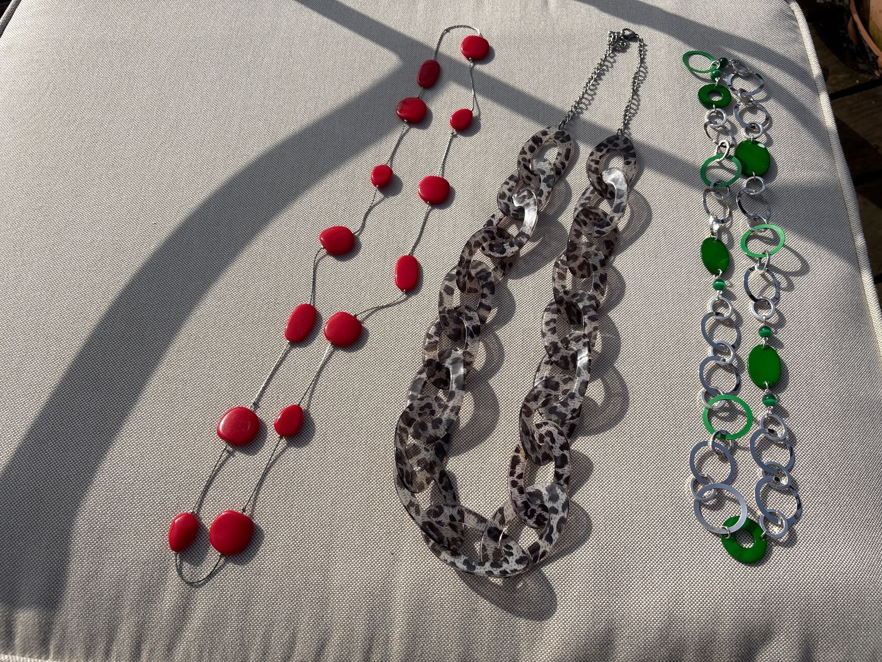 Catenine: 3 Ketten Modeschmuck – Usato da Solothurn venduto da See203