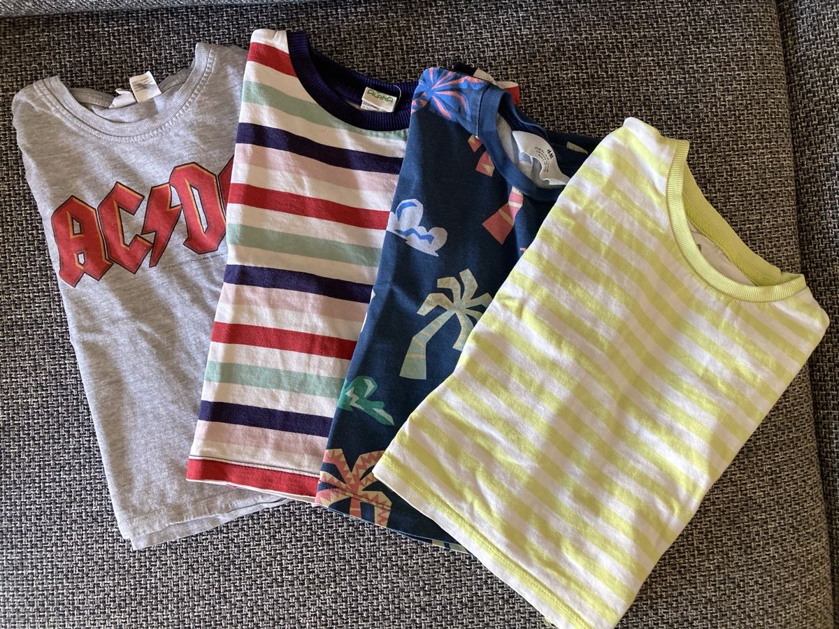 Lotti & Set di vestiti: Lot 7 t-shirts t. 92 – Usato da Genève venduto da Eschindler 1