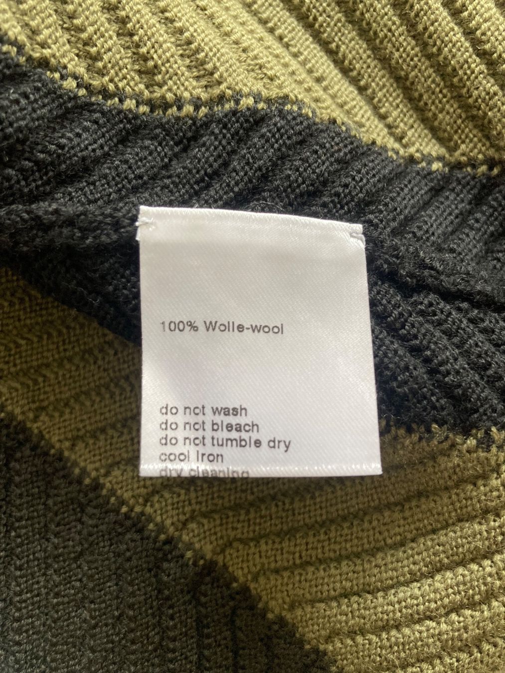 Akris Giacche: Akris Punto Strickjacke – Usato da Altstätten SG venduto da misthuffa 3