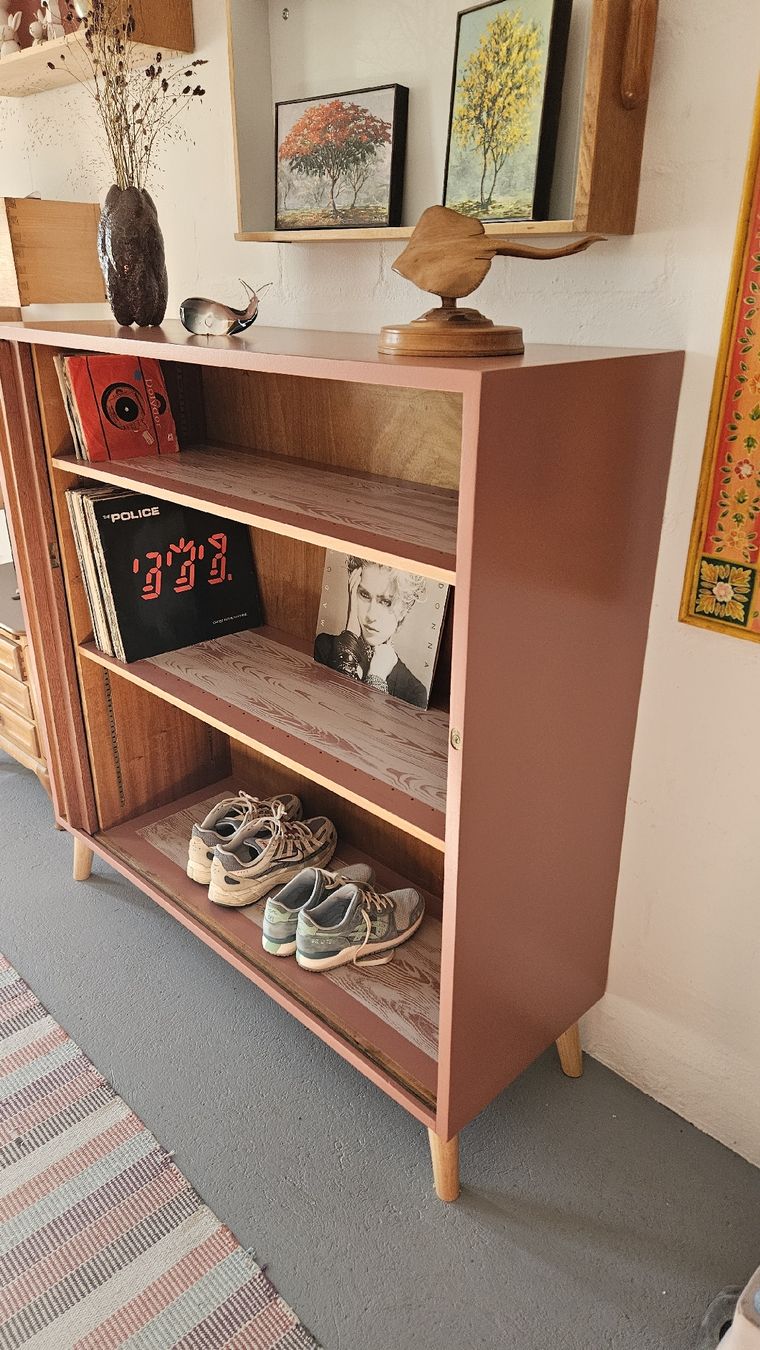 Credenze: Mid-Century Modern Cabinet - Stylish Storage Solution! – Usato da Riedt b. Erlen venduto da bluerunner 2