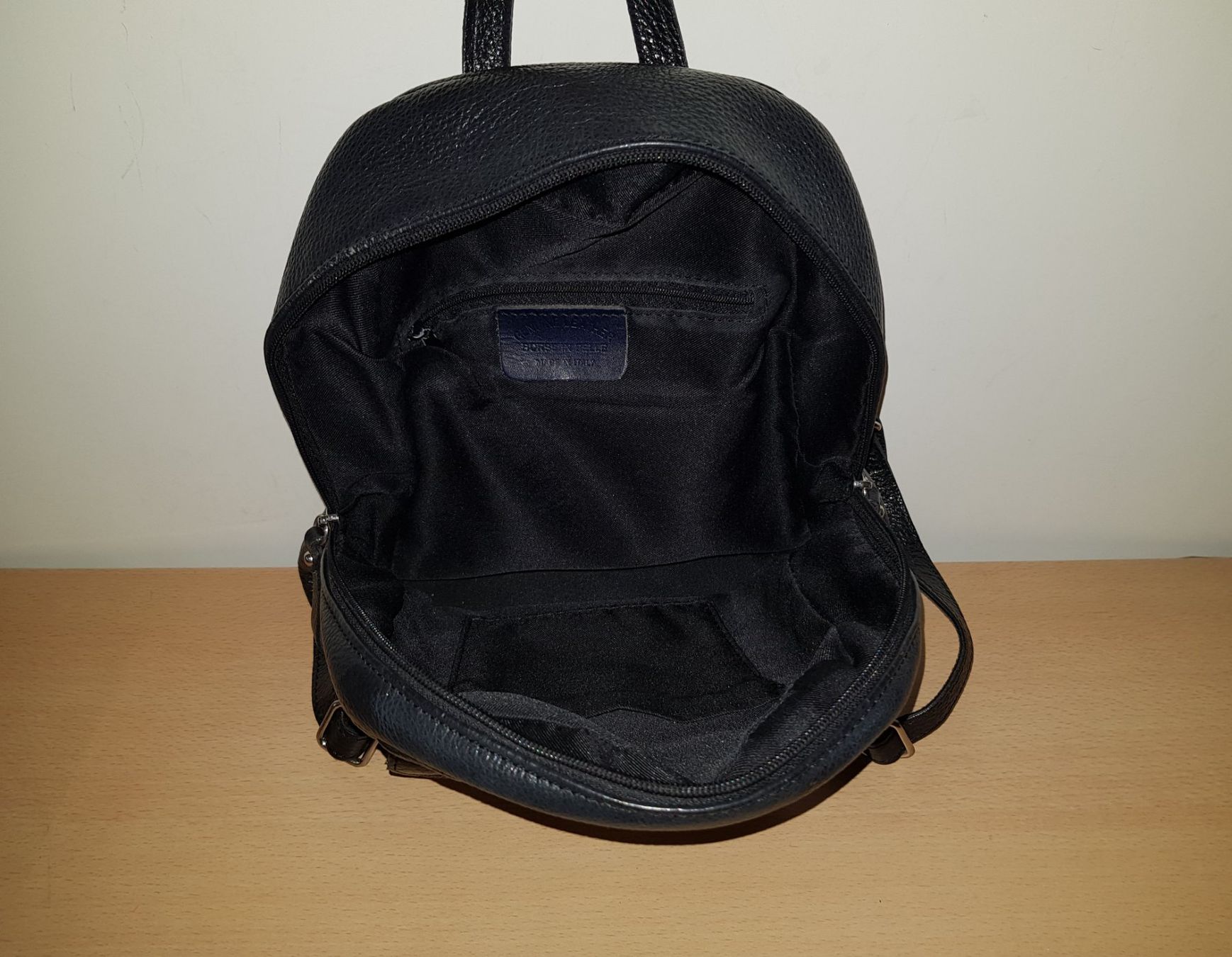 Rucksäcke: Leder Rucksack in Schwarz – Gebraucht aus Basel von Birs868 5