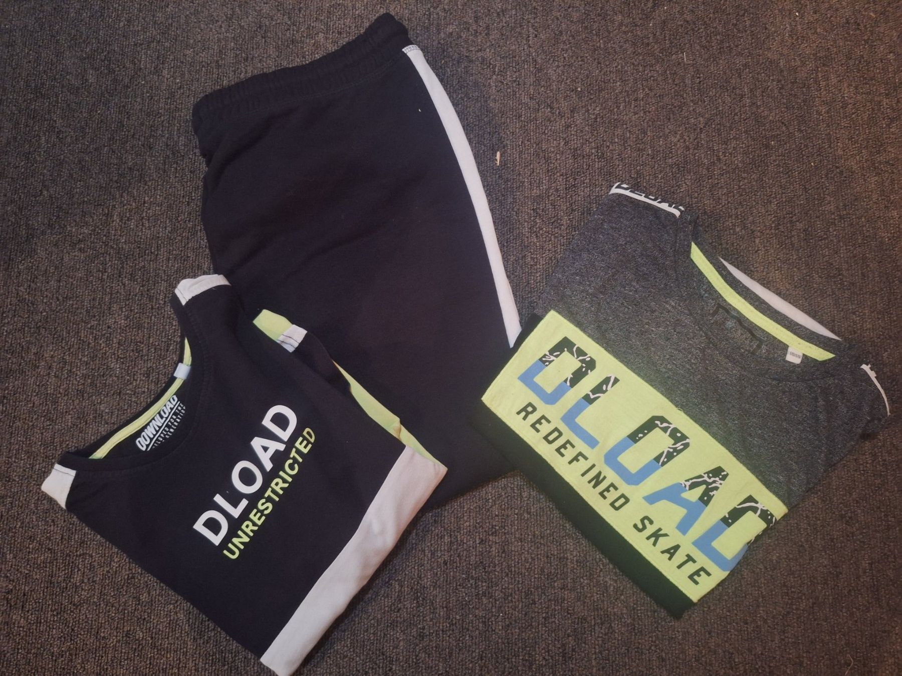 Nike Hosen: Nike Sporthose Gr XS / 158 – Gebraucht aus Wegenstetten von mcfly321
