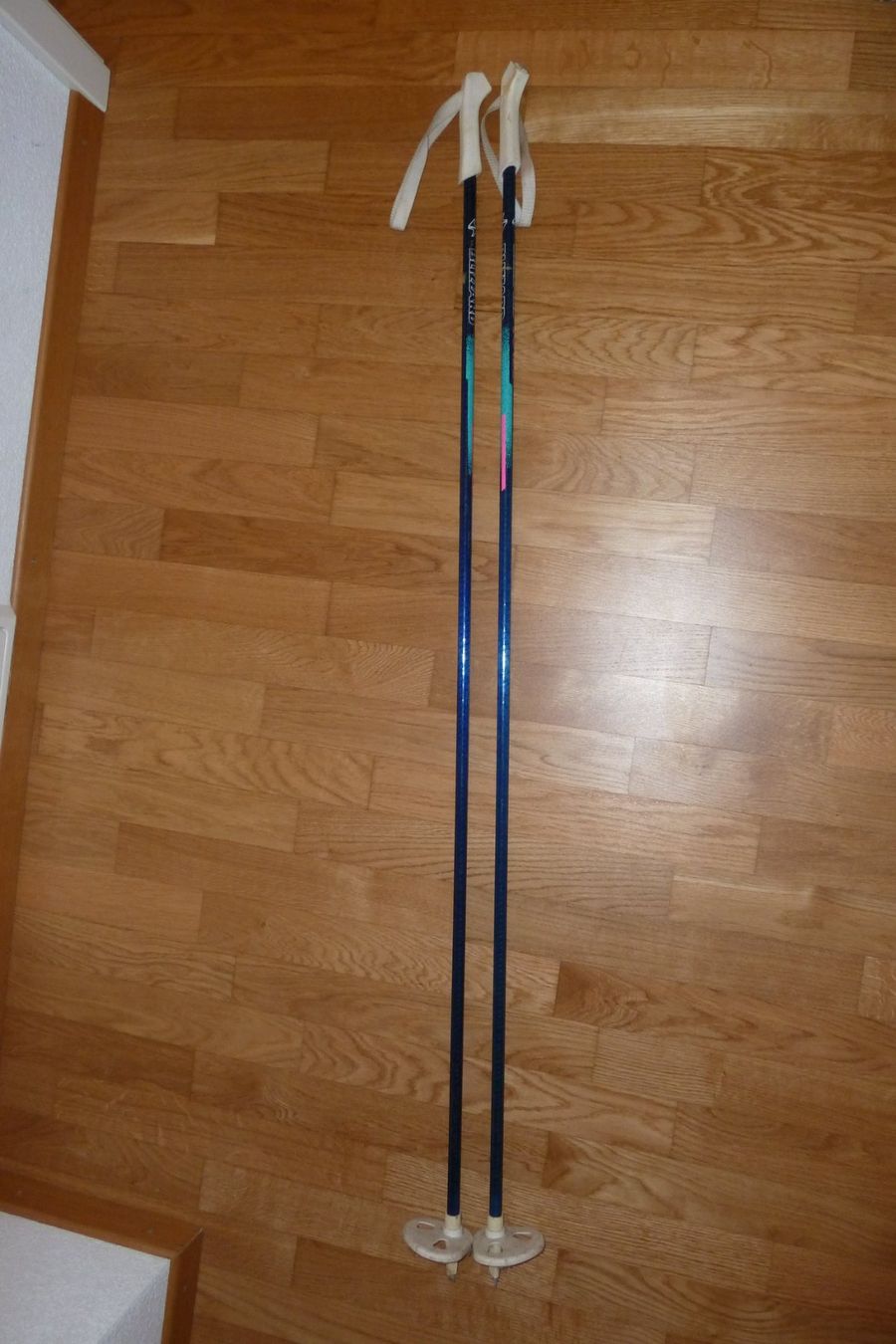 Blizzard Bastoncini da sci: Langlaufstöcke Blizzard Scale blau 140cm – Usato da Dozwil venduto da Kouma77