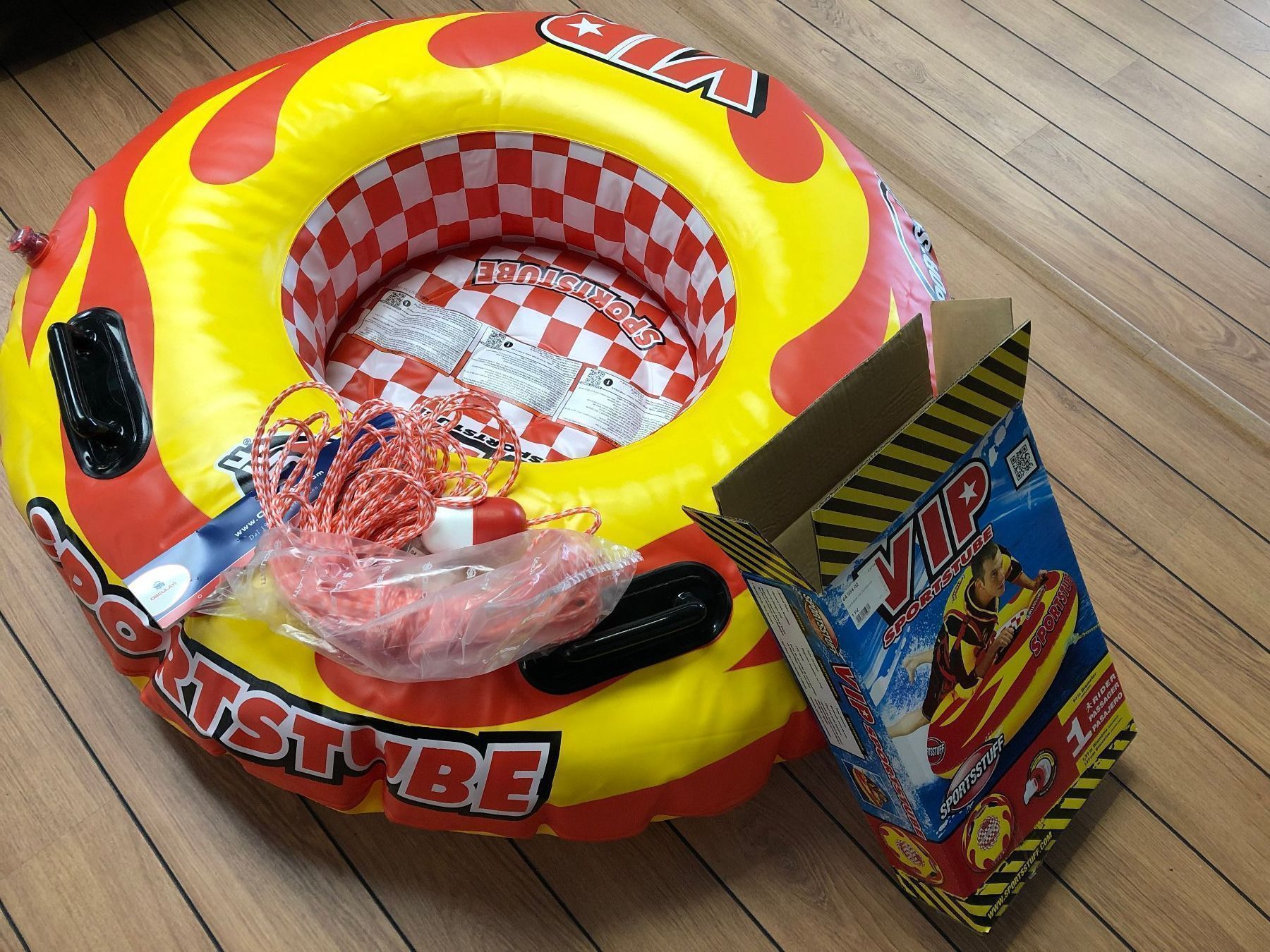 Schwimmringe: SPORTSSTUFF Vip Sportstube – Neu (gemäss Beschreibung) aus Gampelen von Steuer0