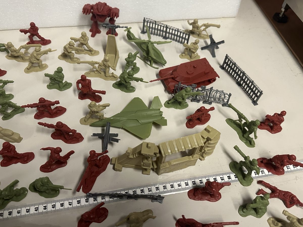 Figuren: Kunstoff Soldaten Set Krieger – Gebraucht aus Deitingen von Himhip 1