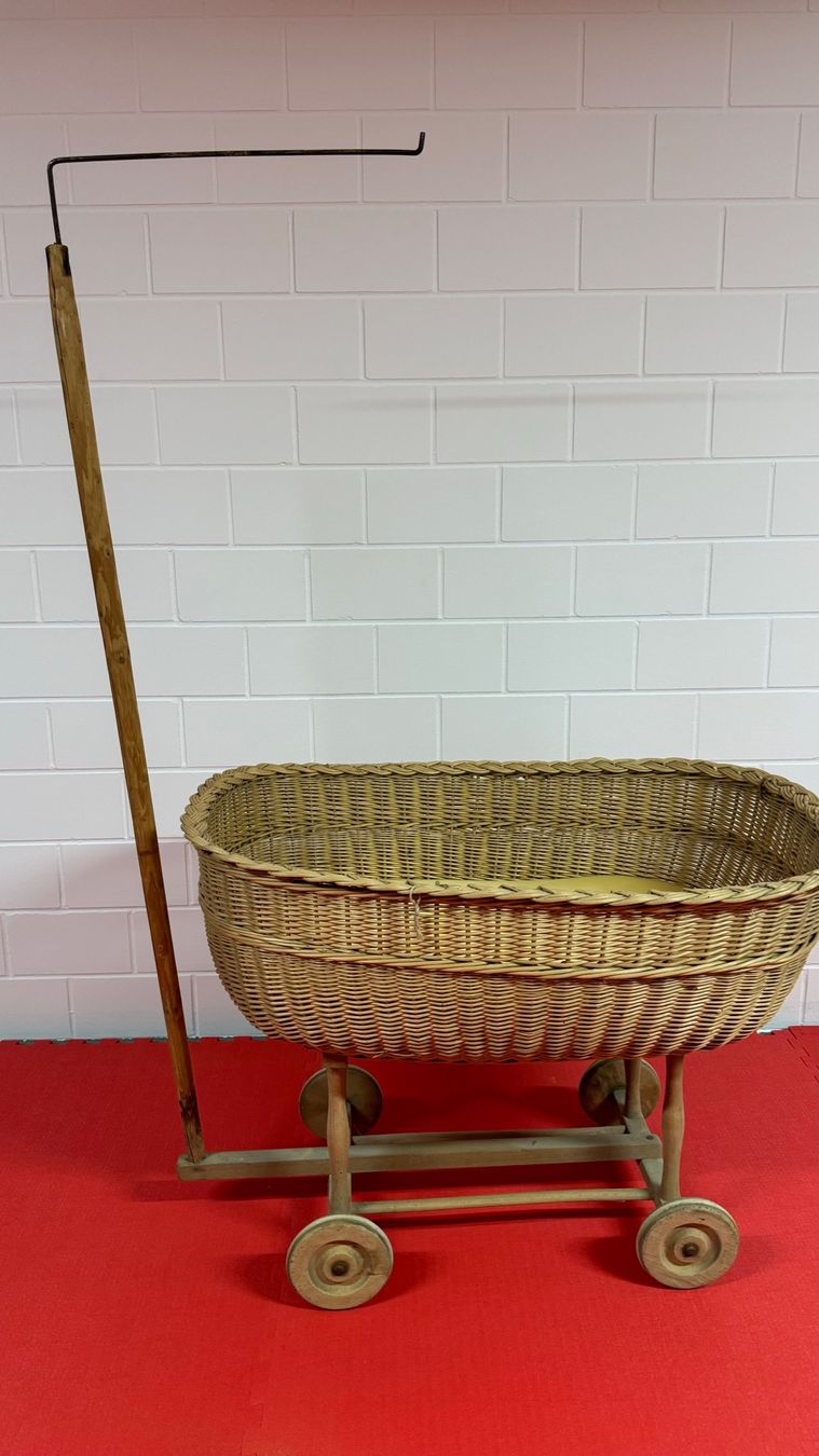 Berceaux: Stubenwagen "Antik" – D'occasion à Kirchdorf par matiniki 1