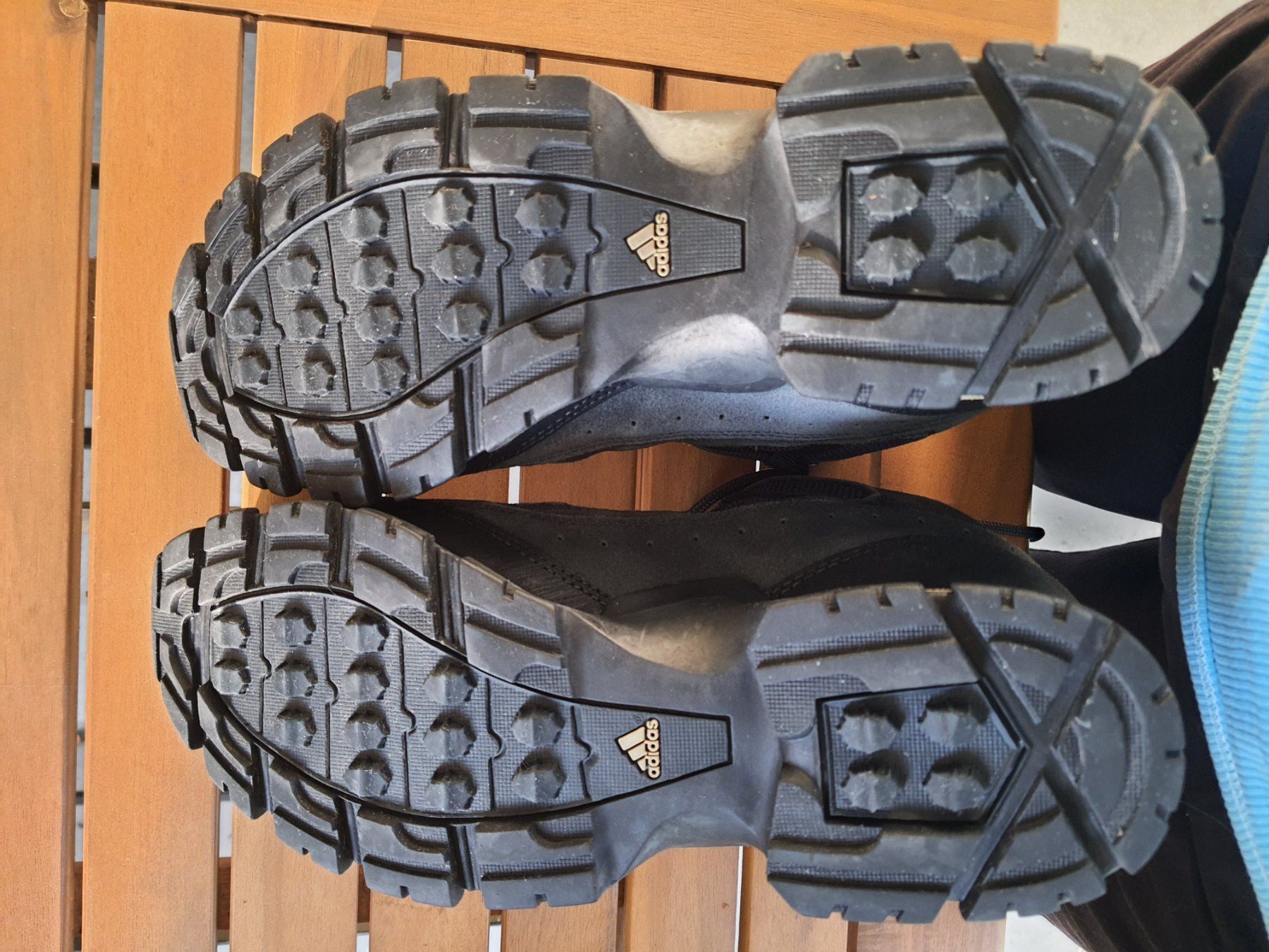 Adidas Scarpe da donna: Adidas Adventure Wanderschuhe Grösse 41.5 NEU – Nuovo (secondo la descrizione) da Zollikerberg venduto da Sell-Buy-it 2