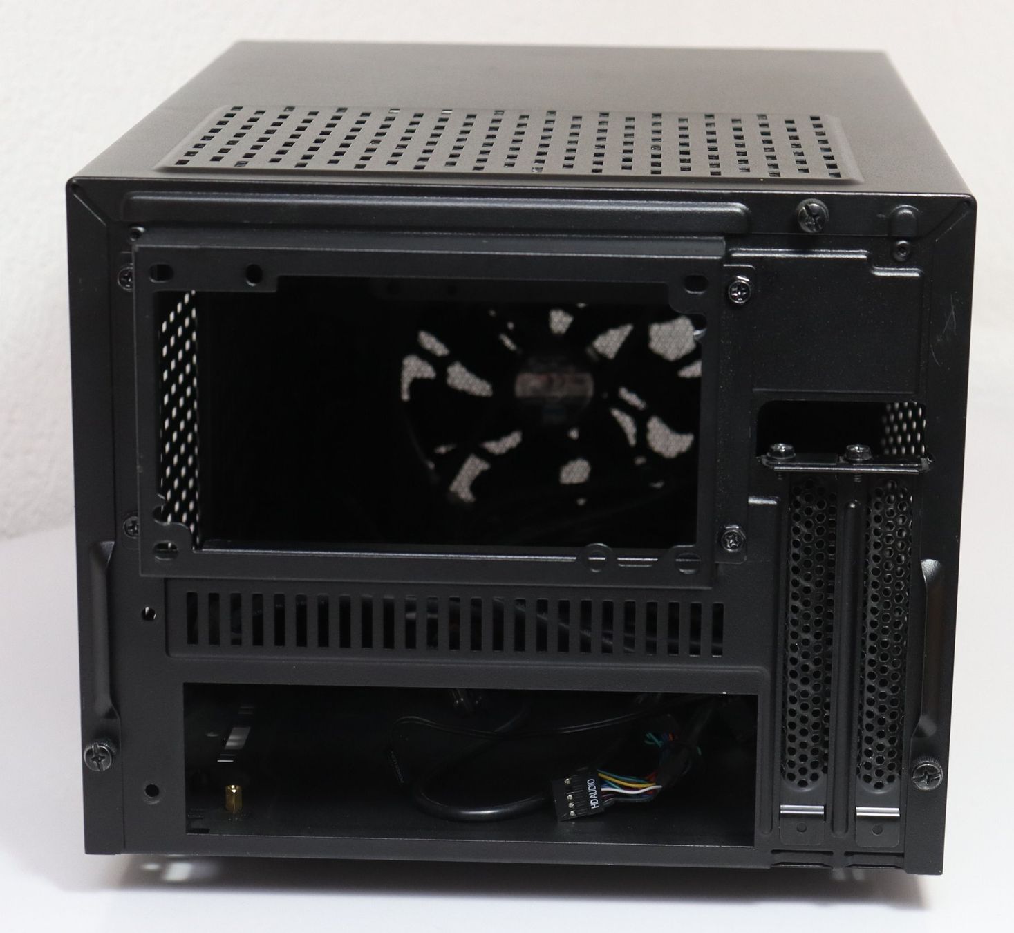 Custodie: Cooler Master Elite 130 mini ITX Gehäuse – Usato da Frick venduto da volvo850driver 2