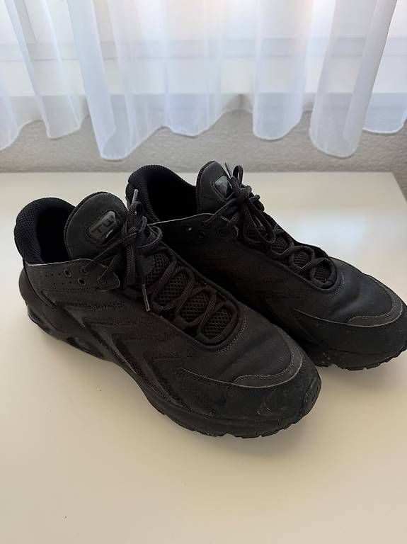 Herrenschuhe: NIKE AIR MAX SCHWARZ, EU 42.5 – Gebraucht aus Niederhelfenschwil von Mileko 1