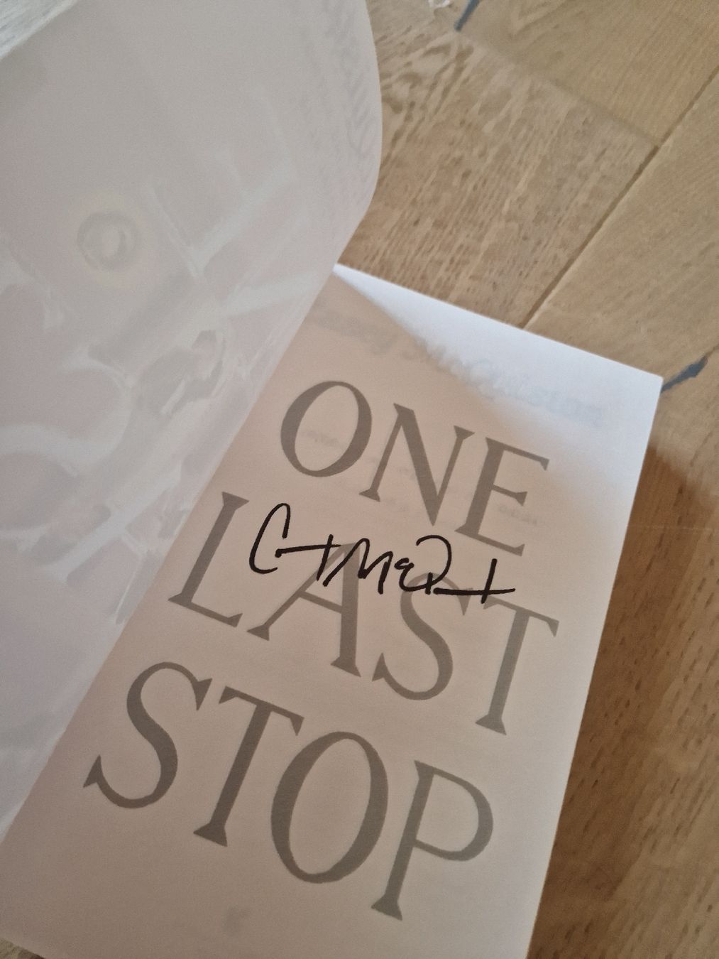 Libri: Signierter Roman: One Last Stop - Casey McQuiston – Usato da Mellingen venduto da BiBi.16 1