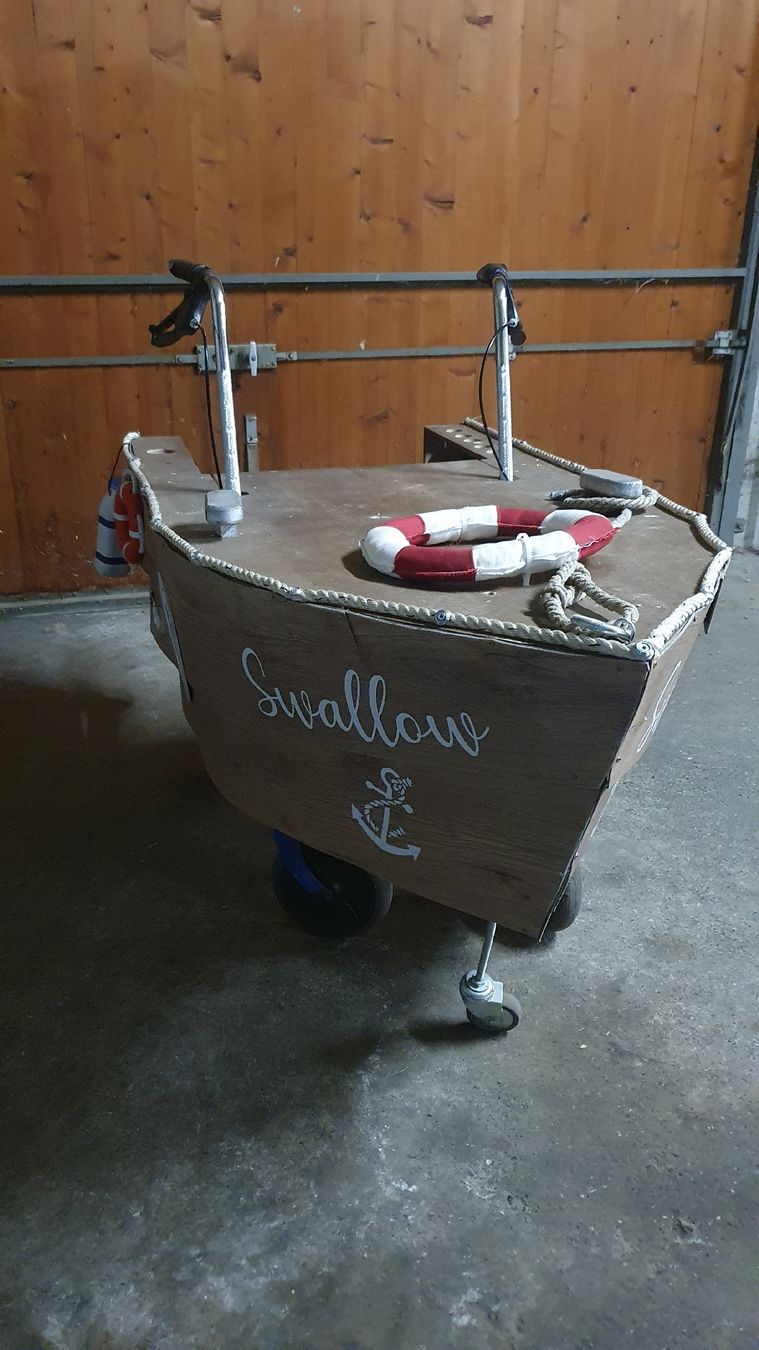 Costumi: Fasnacht Schiff mit Rollator – Usato da Buochs venduto da B1B 6
