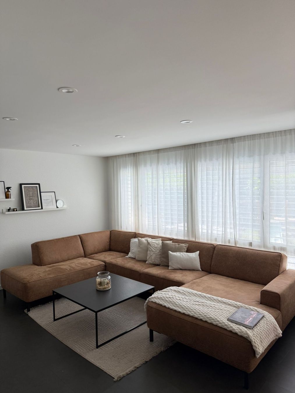 Sofas: Modernes Ecksofa - im Top Zustand – D'occasion à Münsingen par der_8gmv
