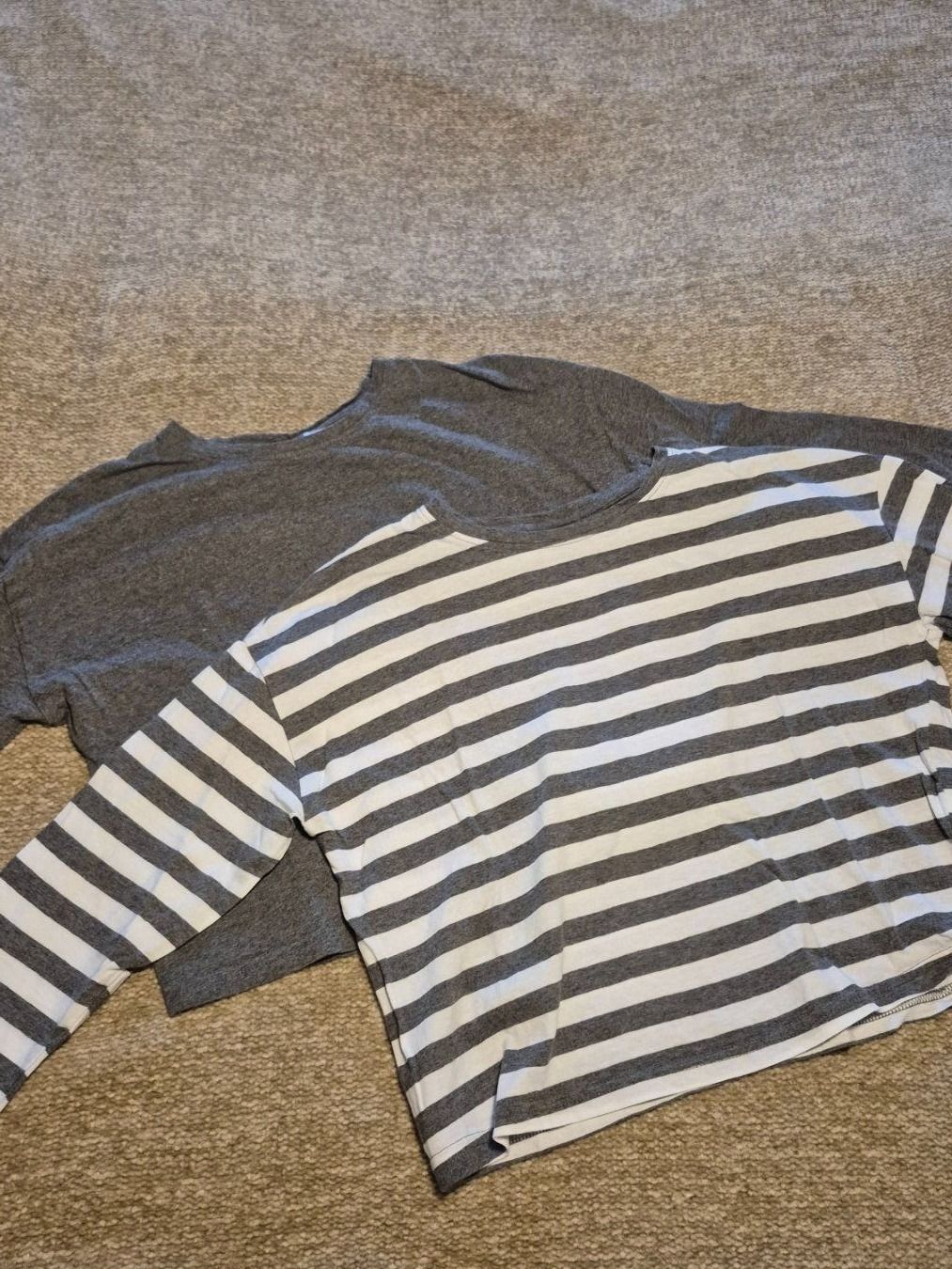 Camicette, T-shirt & Top: 2er-Set Mädchen Langarm-Shirts Gr. 140/146 – Nuovo (secondo la descrizione) da Winterthur venduto da cbe_5ph7 1