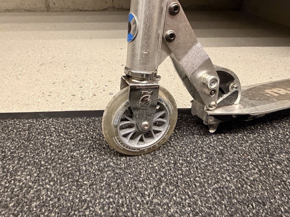 Micro Kickboard: Micro Scooter Silver collapsible  – Neu (gemäss Beschreibung) aus Männedorf von iza04 8