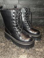 Schwarze Boots mit dicker Sohle, Gr. 36