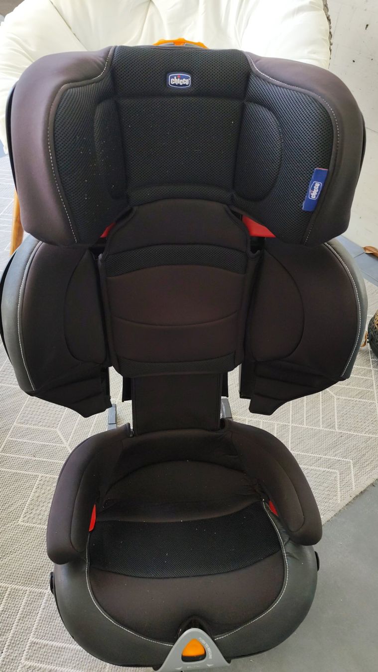 Chicco Sièges auto: Siège enfant isofix CHICCO – D'occasion à Coeuve par salsa011