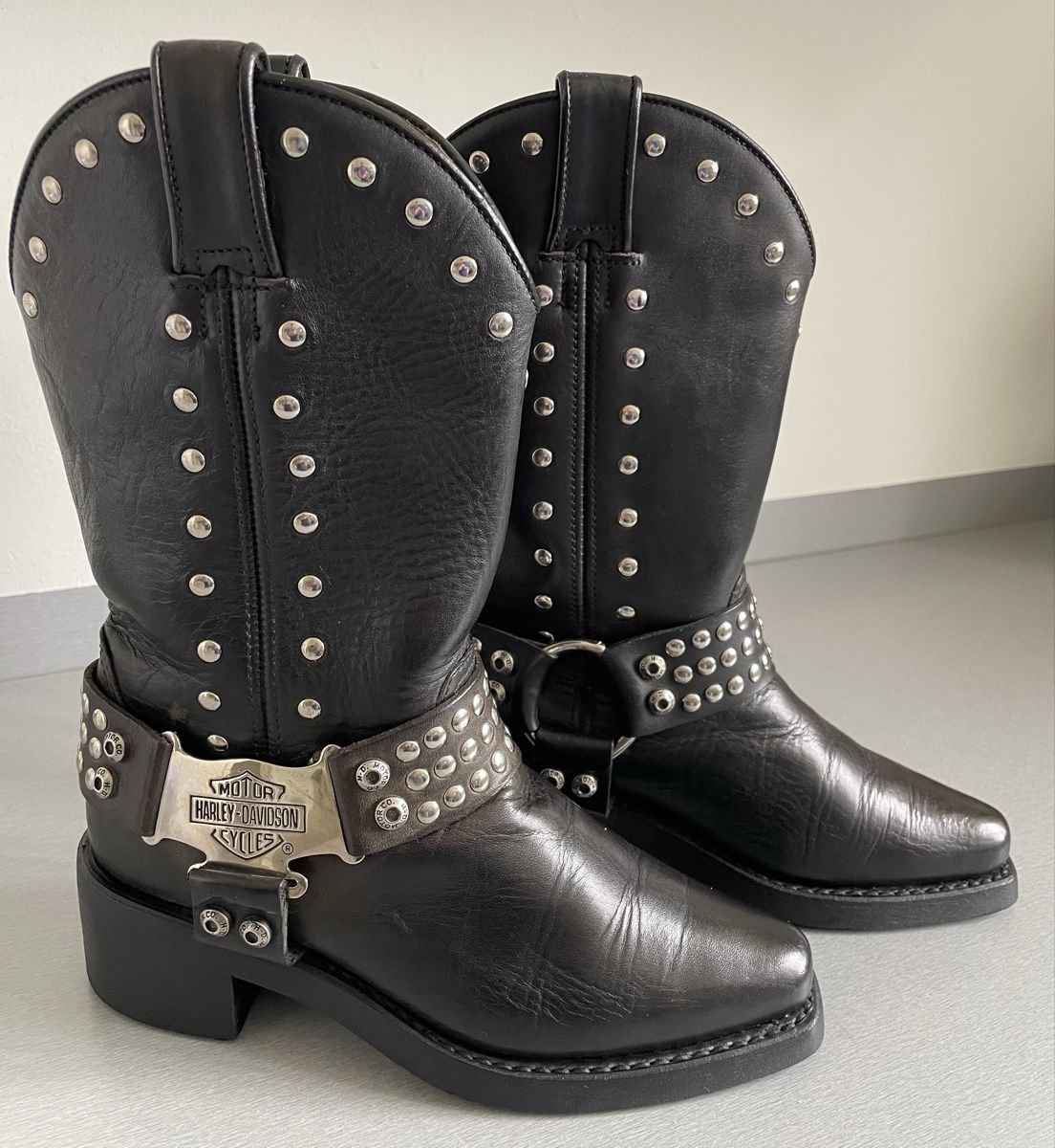 Harley-Davidson Scarpe da donna: Schwarze Harley Davidson Lederstiefel, Grösse 36 1/2 – Usato da St. Moritz venduto da cri_h9tt