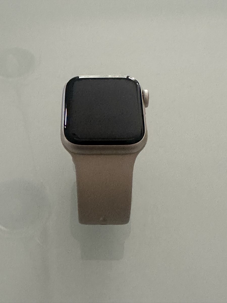 Apple Smartwatch: Apple Watch SE 2024 praticamente nuovo – Nuovo (secondo la descrizione) da Cureglia venduto da mat_v7lb 2