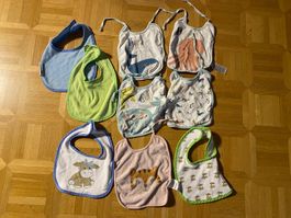 Set von 9 Baby Lätzchen mit diversen Motiven